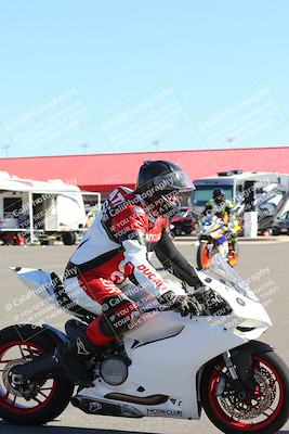 media/Jan-21-2023-Fastrack Riders (Sat) [[fcf3f88a30]]/Around the Pits/